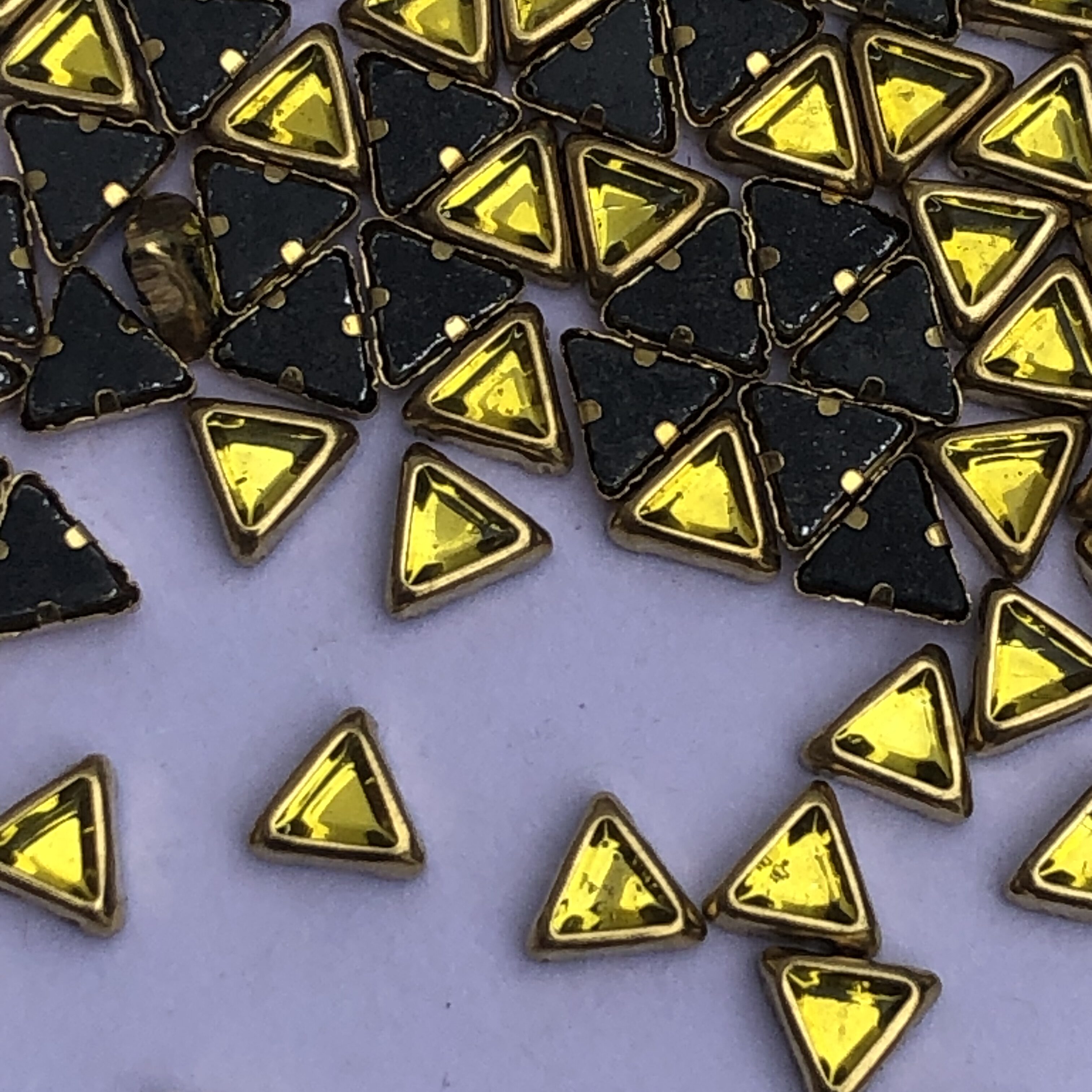 Triangle 4k Glossy - Yellow