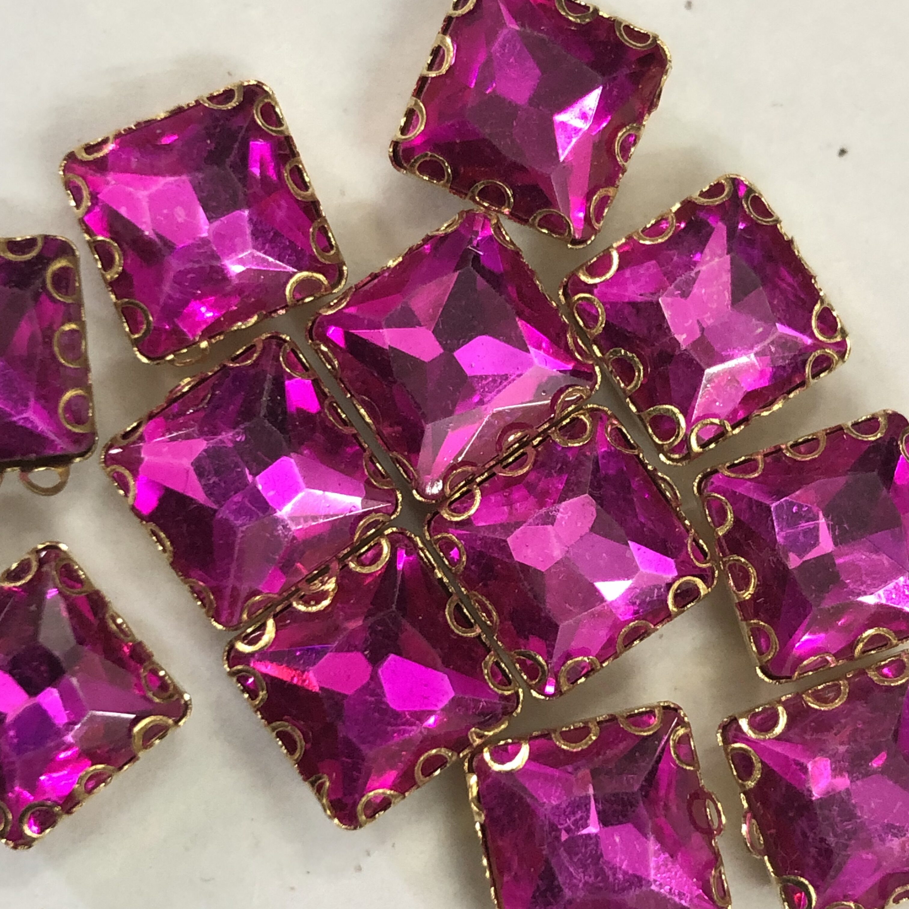 8x8Square Clipstone - Pink