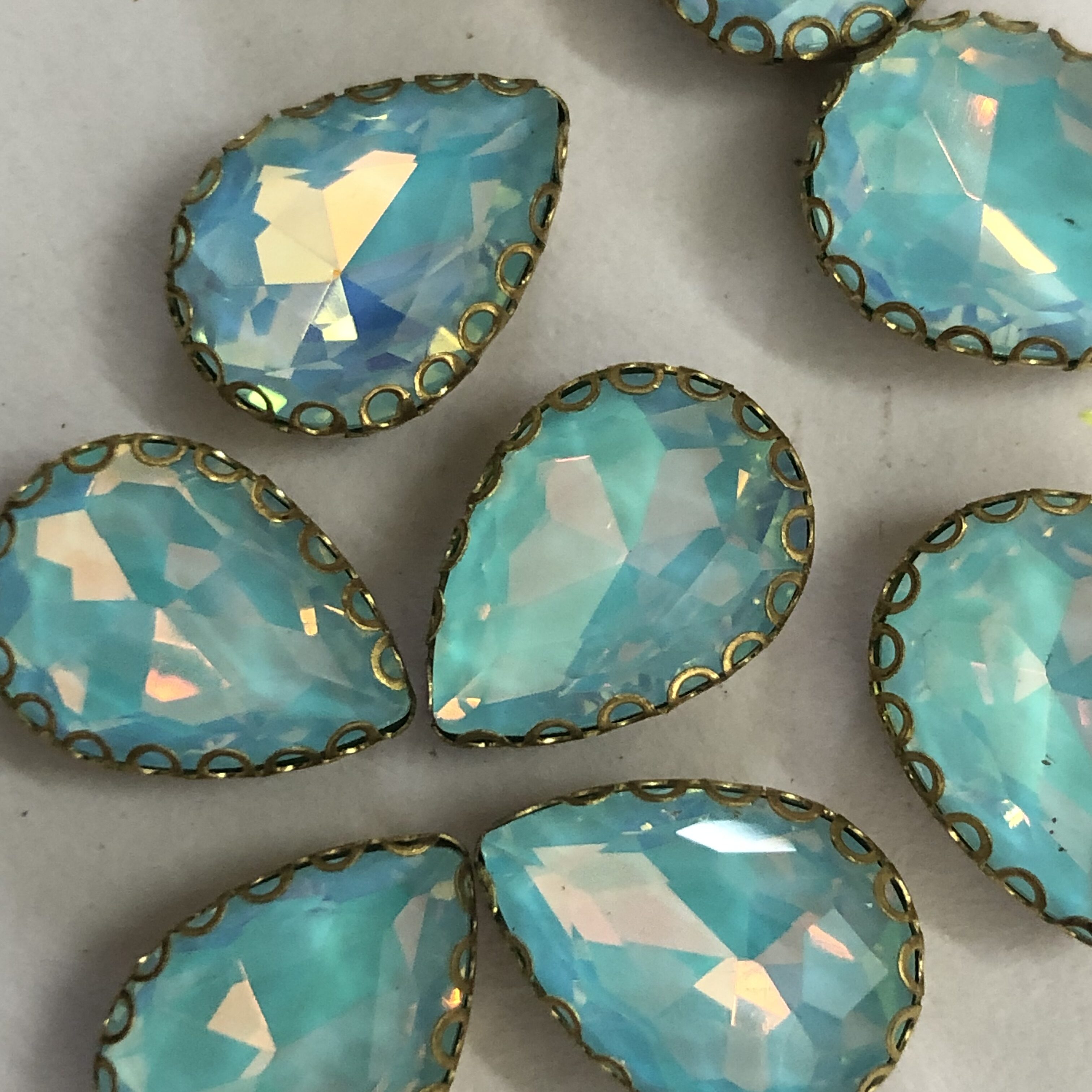 Crystal Drop Clipstone(10x14) - Skyblue