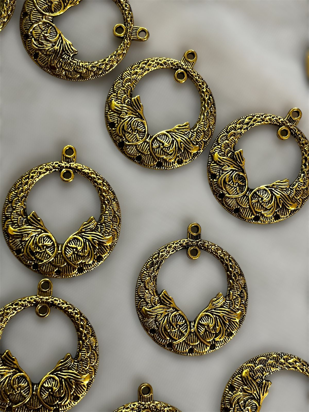 Metal Pendent - Gold